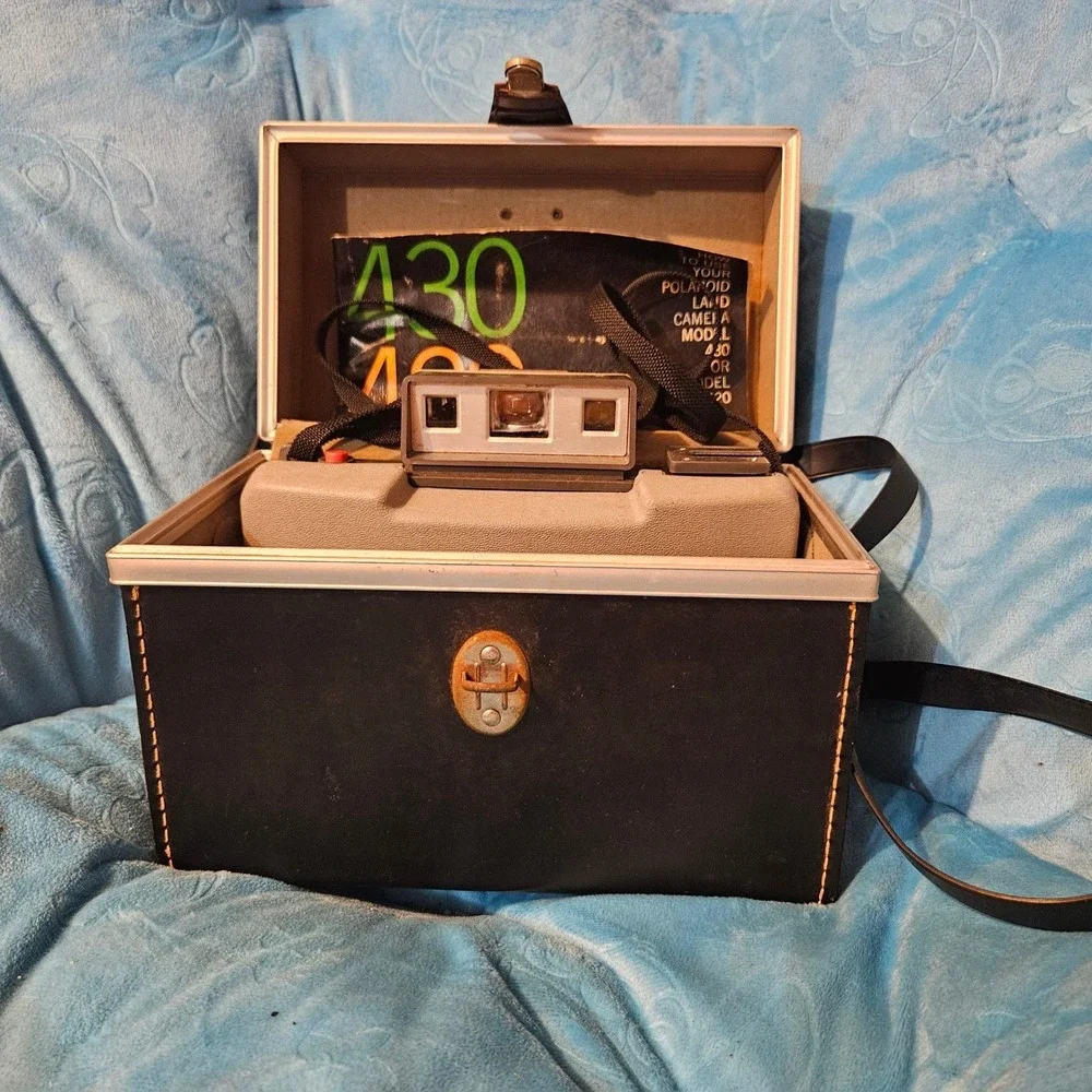 Vintage Polaroid Land Camera Model 420 Instant Camera‎ w/ Case & Manual Untested